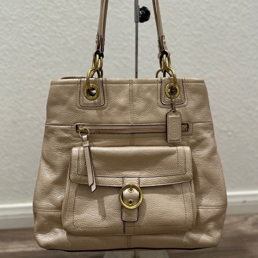 Pre-owned shoulder Coach bag